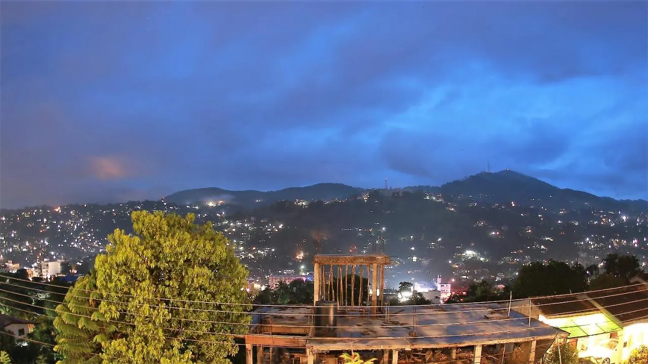 Deck On The Hills Hostel Κάντι