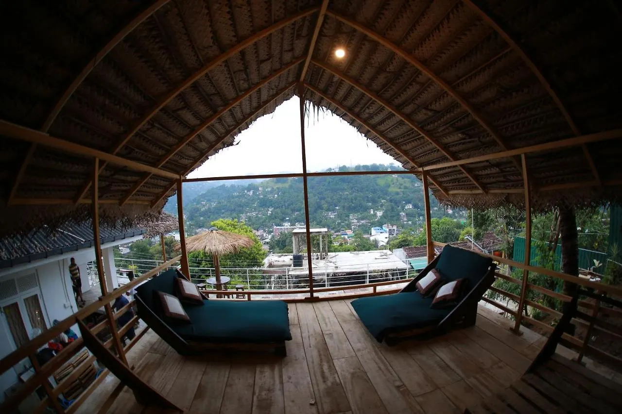 Deck On The Hills Hostel Κάντι