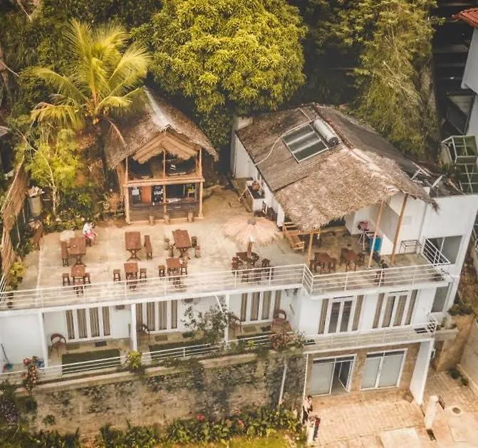 Deck On The Hills Hostel Κάντι